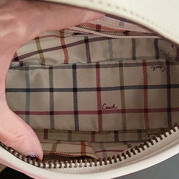 SOLD Coach 2008 Winter White Shoulder Bag - Picture 13 of 16